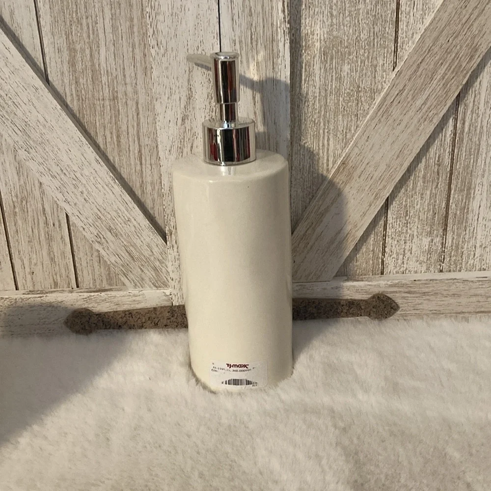 Rae Dunn Merry Soap Dispenser
